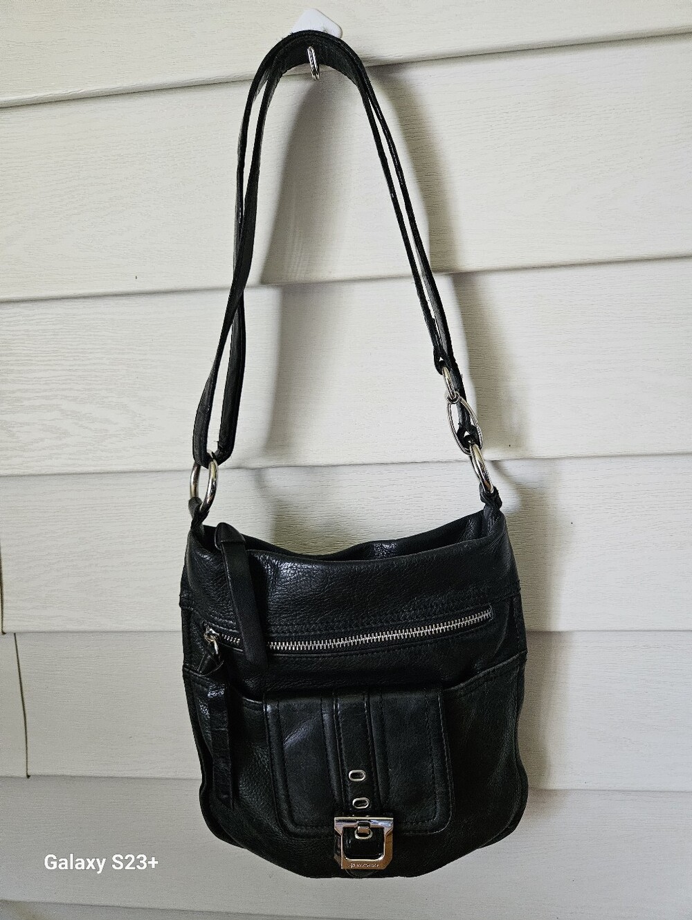 Makowsky Black Leather Crossbody Bag with Front Buckle